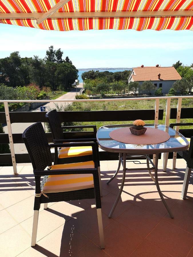 Apartman Milutin Vrsi Exterior photo