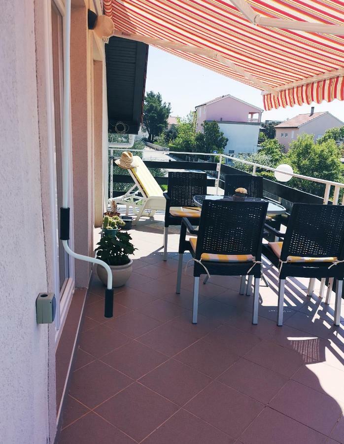 Apartman Milutin Vrsi Exterior photo