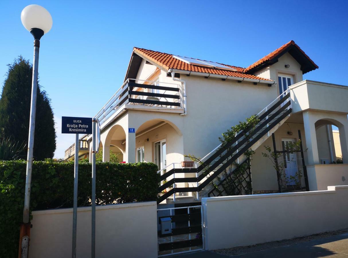 Apartman Milutin Vrsi Exterior photo